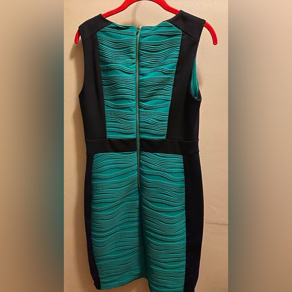 ☘️ Dana Buchman green and black dress. Lined and very well made. - Picture 5 of 13